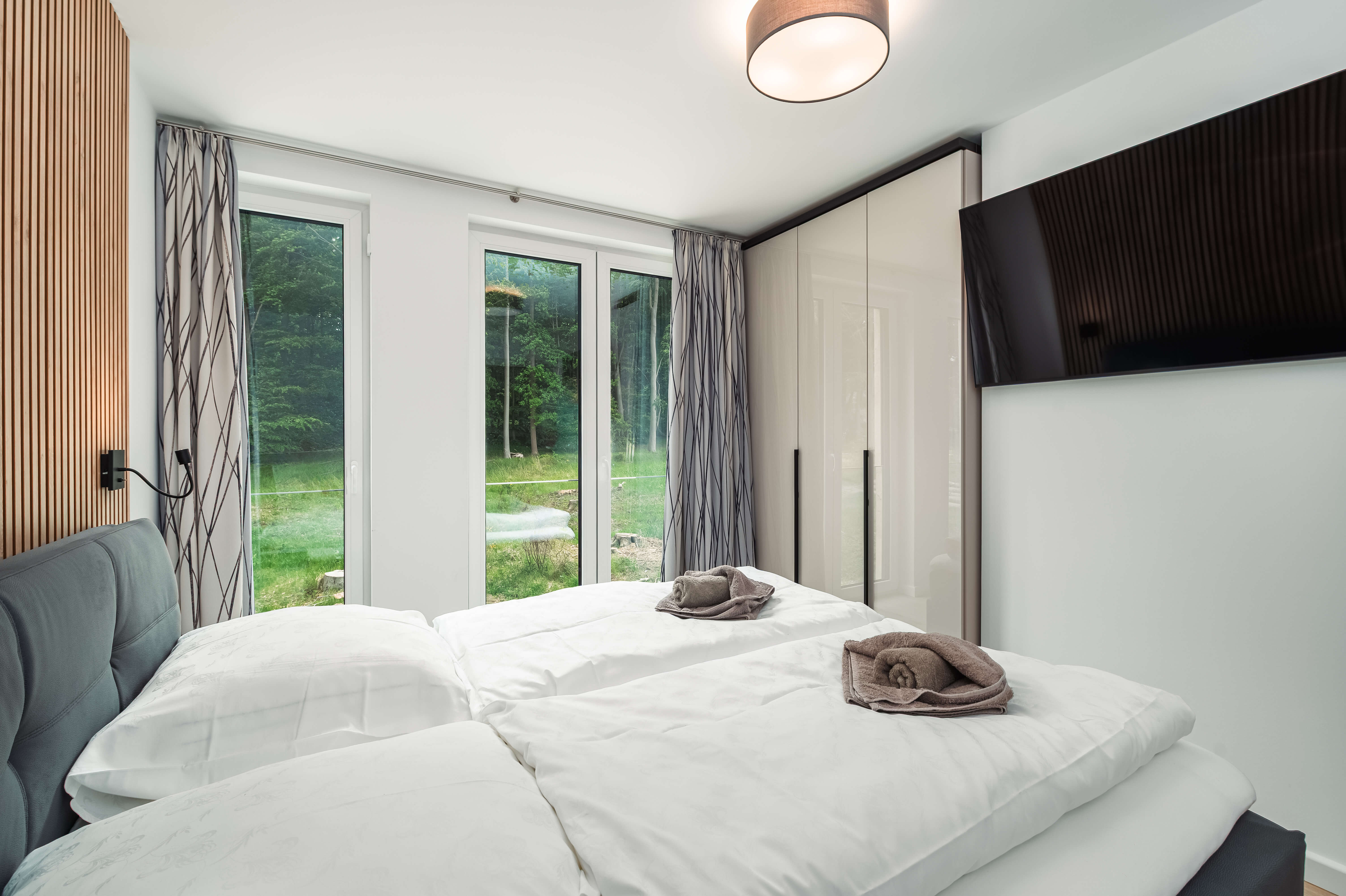 Schlafzimmer 1 mit Doppelbett